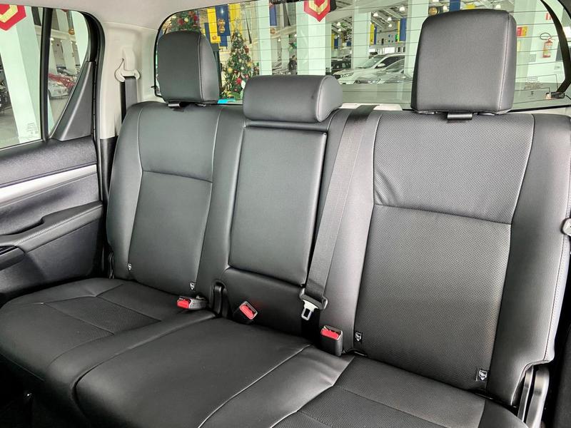 Toyota Hilux Cd Srx 4X4 28 TDI 16V Diesel Automático - foto 18