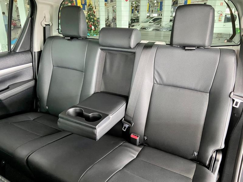 Toyota Hilux Cd Srx 4X4 28 TDI 16V Diesel Automático - foto 19