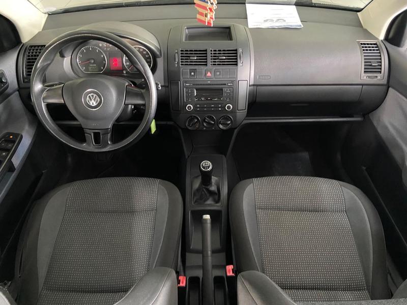 Volkswagen Polo Sedan 1.6 Mi Total Flex 8V 4P - foto 11