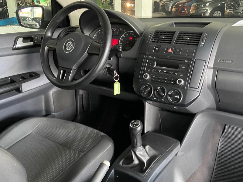 Volkswagen Polo Sedan 1.6 Mi Total Flex 8V 4P - foto 12