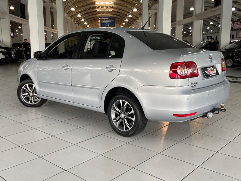Volkswagen Polo Sedan 1.6 Mi Total Flex 8V 4P - foto 6