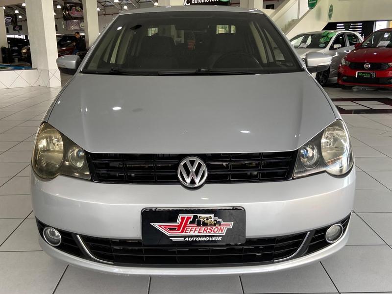 Volkswagen Polo Sedan 1.6 Mi Total Flex 8V 4P - foto 2