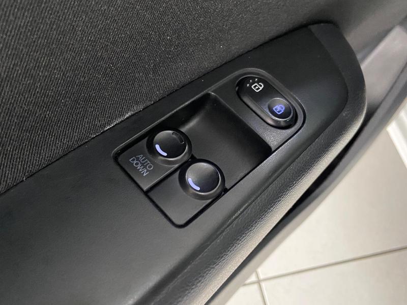 Hyundai HB20 Unique 1.0 Flex 12V Mec - foto 19