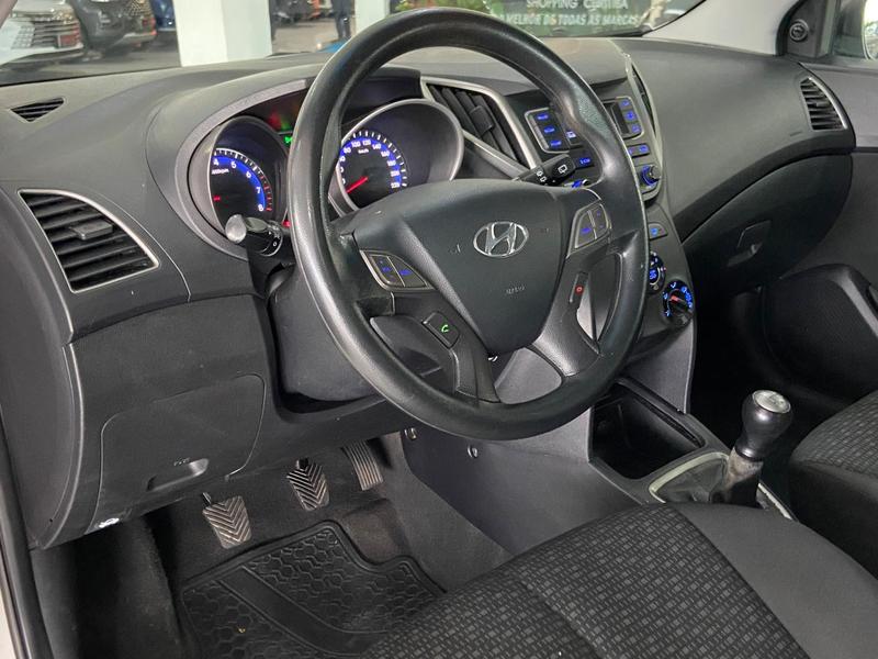 Hyundai HB20 Unique 1.0 Flex 12V Mec - foto 14