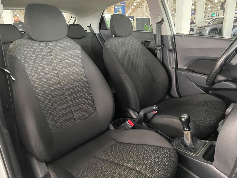 Hyundai HB20 Unique 1.0 Flex 12V Mec - foto 10