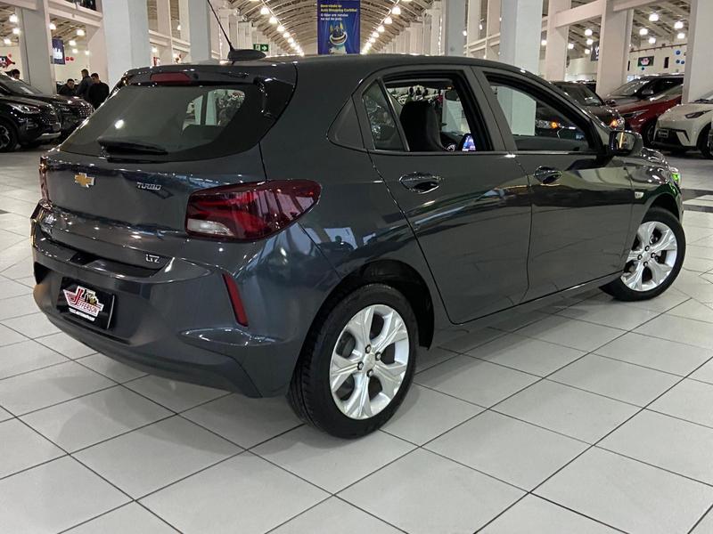 Chevrolet Onix Hatch LTZ 1.0 12V Tb Flex 5P Automático - foto 4