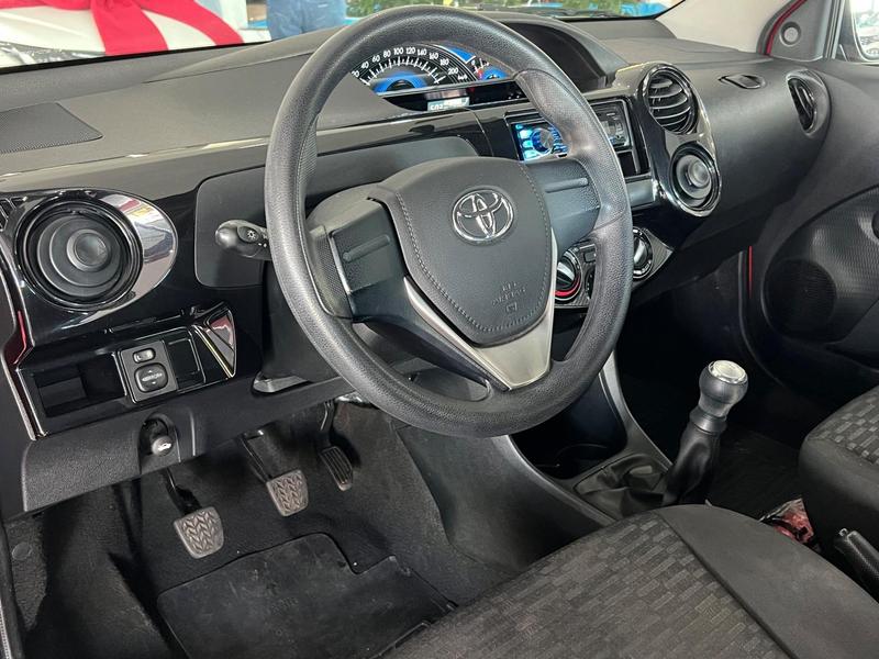 Toyota Etios 13 X 16V Flex 4P Manual - foto 12