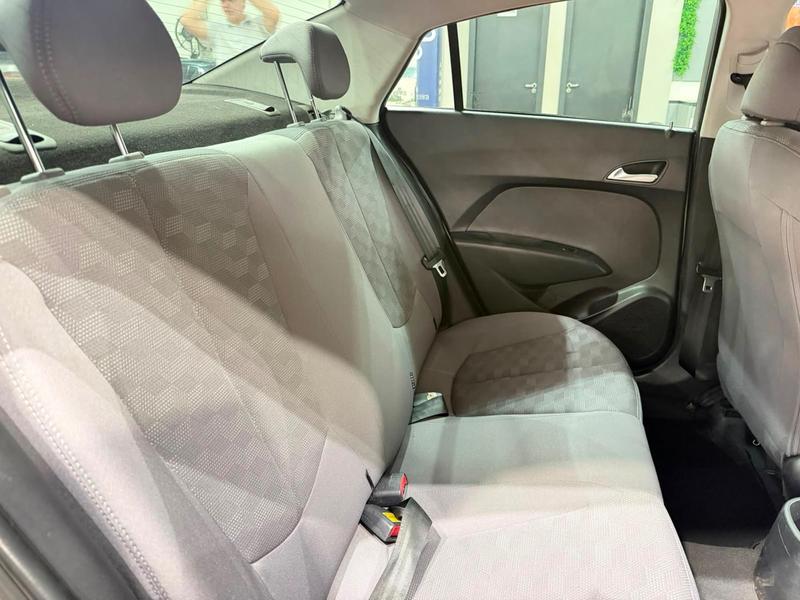 Hyundai HB20S 1.6 Comfort Plus 16V Flex 4P Manual - foto 12