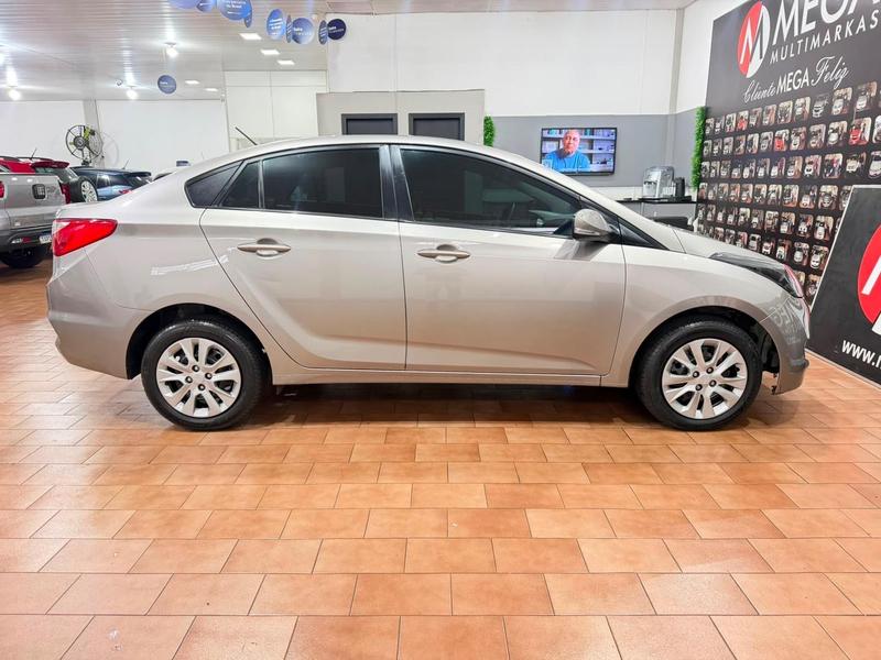 Hyundai HB20S 1.6 Comfort Plus 16V Flex 4P Manual - foto 6
