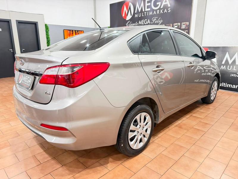 Hyundai HB20S 1.6 Comfort Plus 16V Flex 4P Manual - foto 15