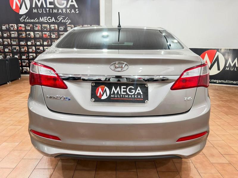 Hyundai HB20S 1.6 Comfort Plus 16V Flex 4P Manual - foto 4