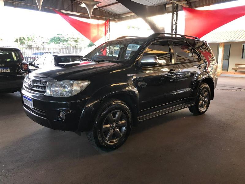 Toyota SW4 3.0 Srv 4X4 7 Lugares 16V Turbo Intercooler Diesel 4P Automático - foto 2