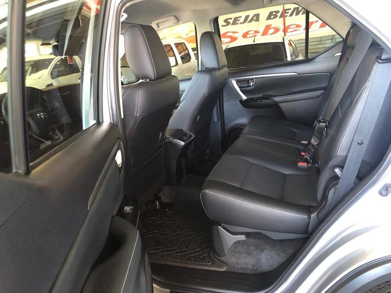Toyota SW4 28 Srx 4X4 7 Lugares 16V Turbo Intercooler Diesel 4P Automático - foto 12