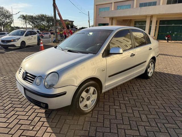 VOLKSWAGEN POLO SEDAN 1.6