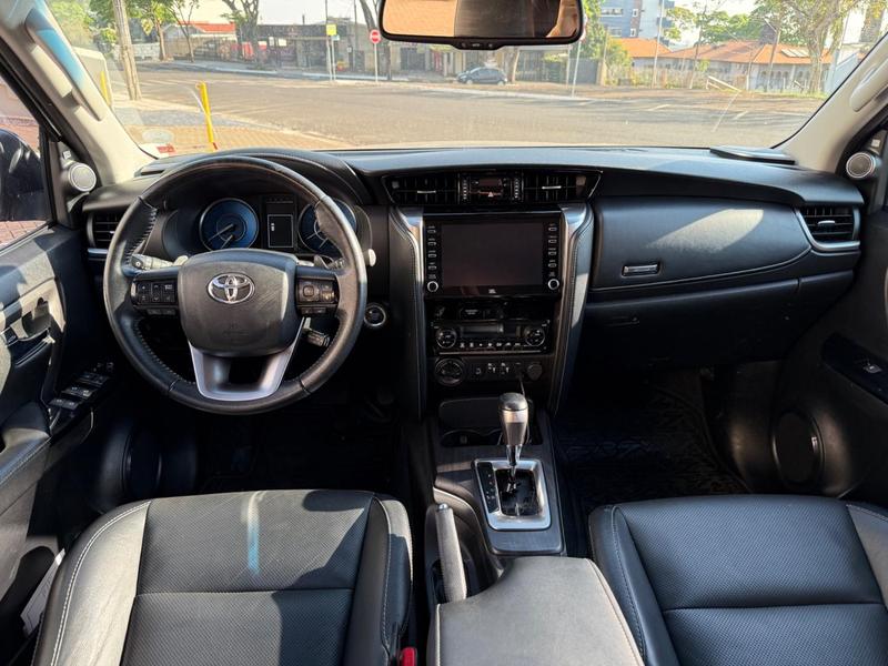 Toyota SW4 Dsl 4X4 Srx At 7s Diesel - foto 8