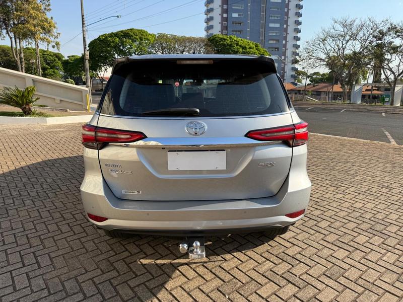 Toyota SW4 Dsl 4X4 Srx At 7s Diesel - foto 13