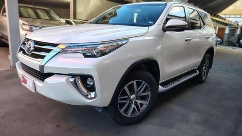 TOYOTA HILUX SW4 SRX 4X4 AUTOMATICO