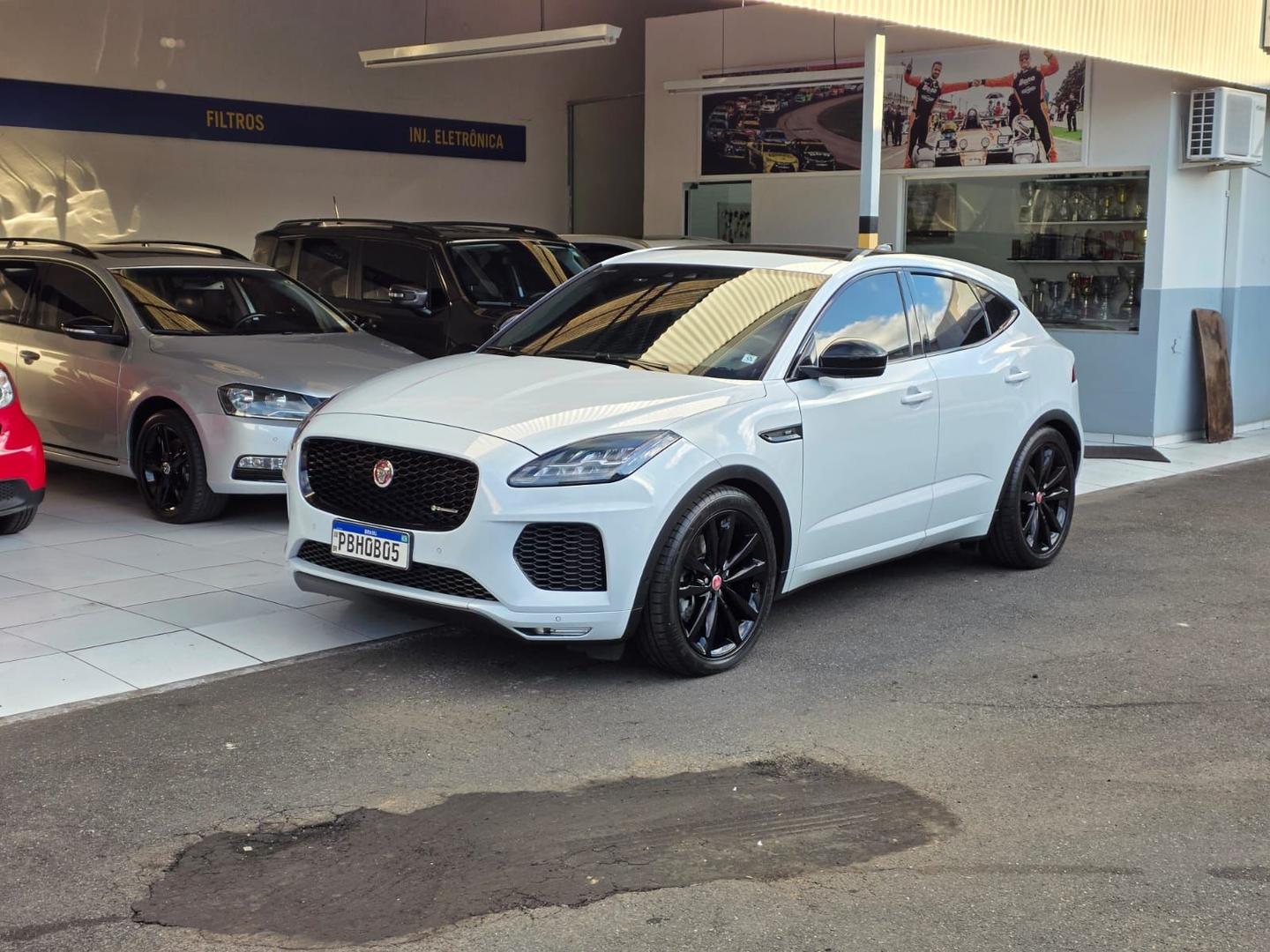 JAGUAR E-PACE R-DYNAMIC SE 2.0 AWD 300CV AUT.