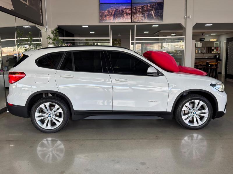 BMW X1 2.0 Sdrive 20i Active Flex Automático - foto 4