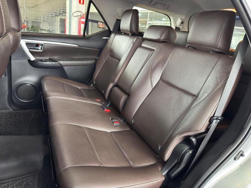 Toyota SW4 28 Srx 4X4 7 Lugares - foto 20