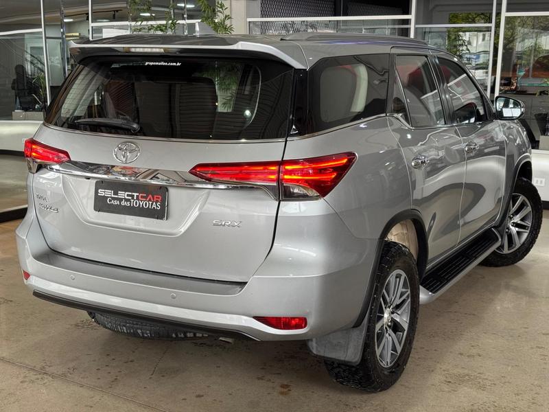 Toyota SW4 28 Srx 4X4 7 Lugares - foto 6