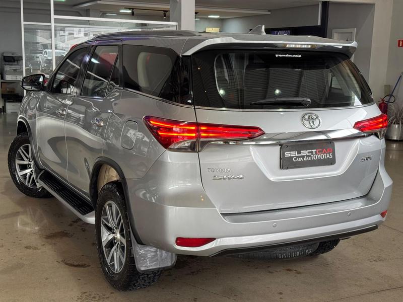 Toyota SW4 28 Srx 4X4 7 Lugares - foto 8