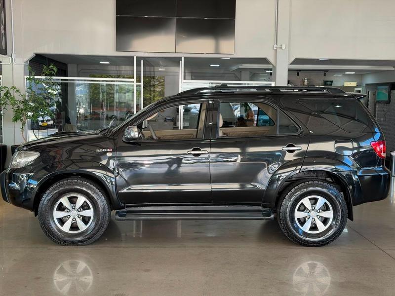 Toyota SW4 3.0 Srv 4X4 16V Turbo Intercooler Diesel 4P Automático - foto 5