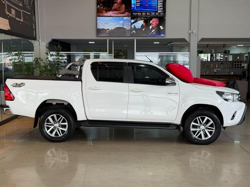 Toyota Hilux 28 Srv 4X4 Cd 16V Diesel 4P Automático - foto 4
