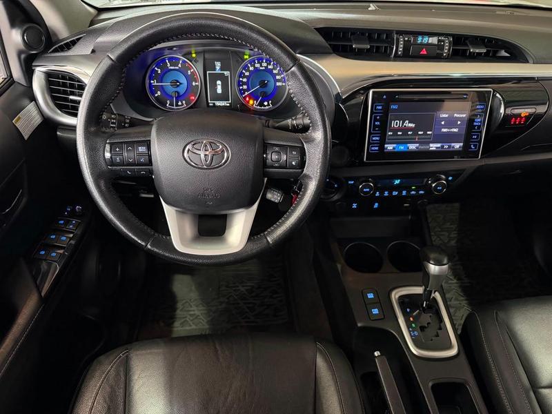 Toyota Hilux 28 Srv 4X4 Cd 16V Diesel 4P Automático - foto 10