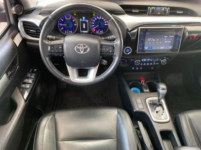 Toyota Hilux 28 Srx 4X4 28 TDI 16V Diesel Automático - foto 10