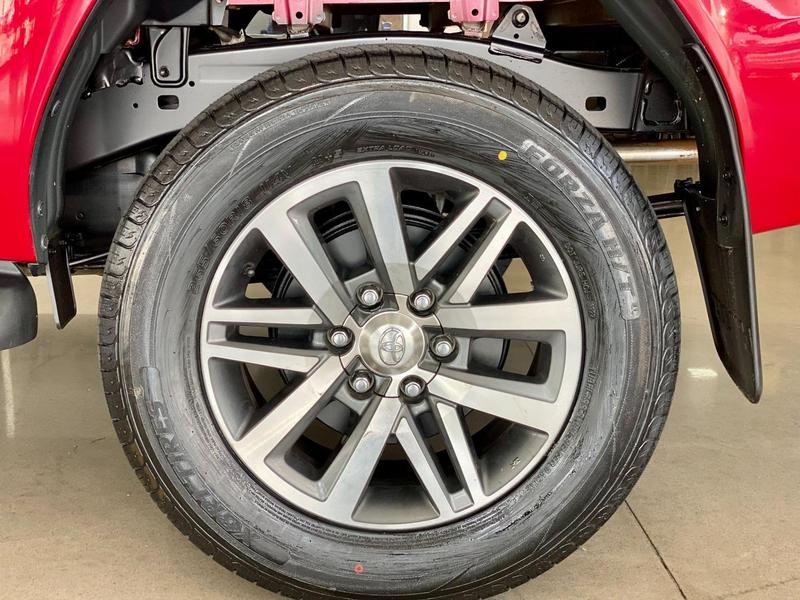 Toyota Hilux 28 Srx 4X4 28 TDI 16V Diesel Automático - foto 19