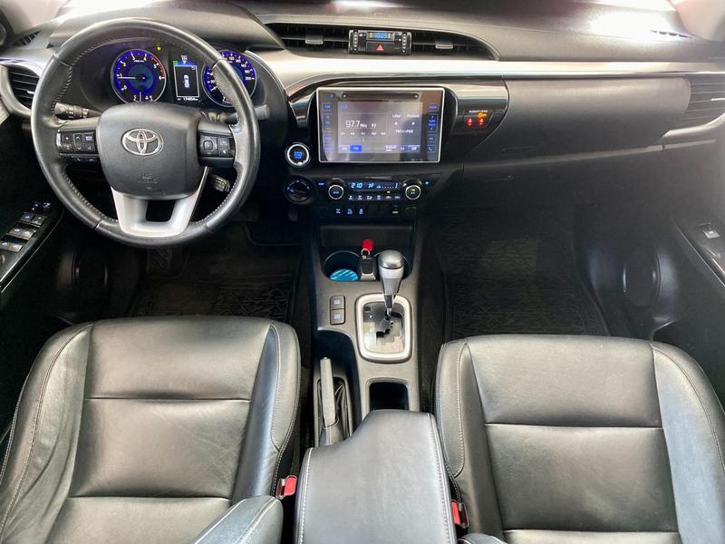 Toyota Hilux 28 Srx 4X4 28 TDI 16V Diesel Automático - foto 9
