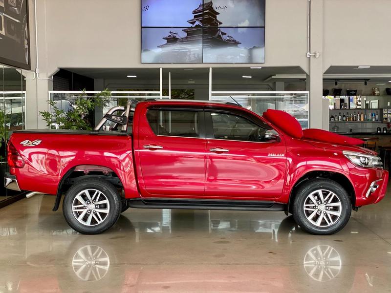 Toyota Hilux 28 Srx 4X4 28 TDI 16V Diesel Automático - foto 4