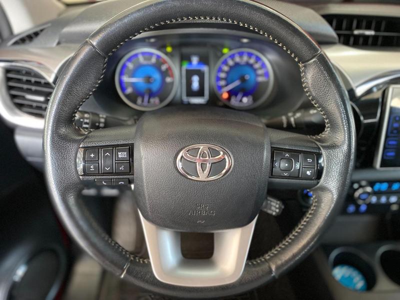 Toyota Hilux 28 Srx 4X4 28 TDI 16V Diesel Automático - foto 11