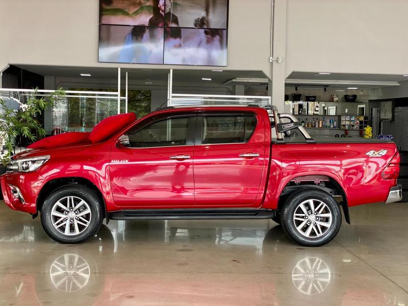 Toyota Hilux 28 Srx 4X4 28 TDI 16V Diesel Automático - foto 5