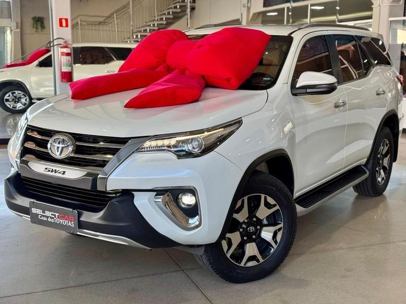 Toyota SW4 Diamond 28 Tb 4X4 Die Automático - foto 3