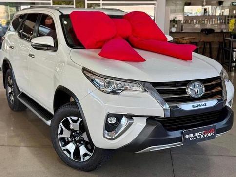 TOYOTA HILUX SW4 DIAMOND 2.8 TB 4X4 DIE. AUT.