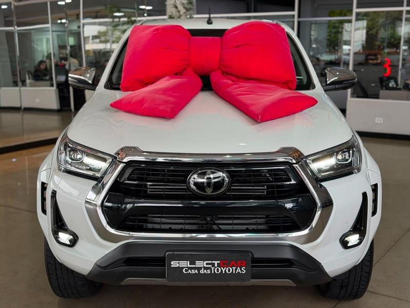 Toyota Hilux Cd Srx Plus 4X4 28 TDI Die Automático - foto 2