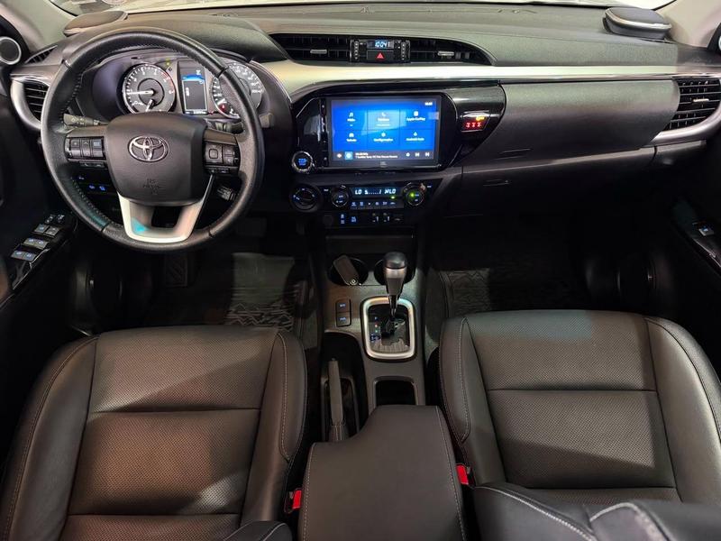 Toyota Hilux Cd Srx Plus 4X4 28 TDI Die Automático - foto 9