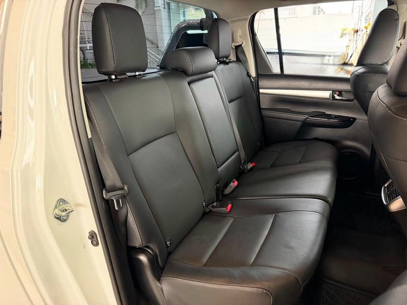 Toyota Hilux Cd Srx Plus 4X4 28 TDI Die Automático - foto 20