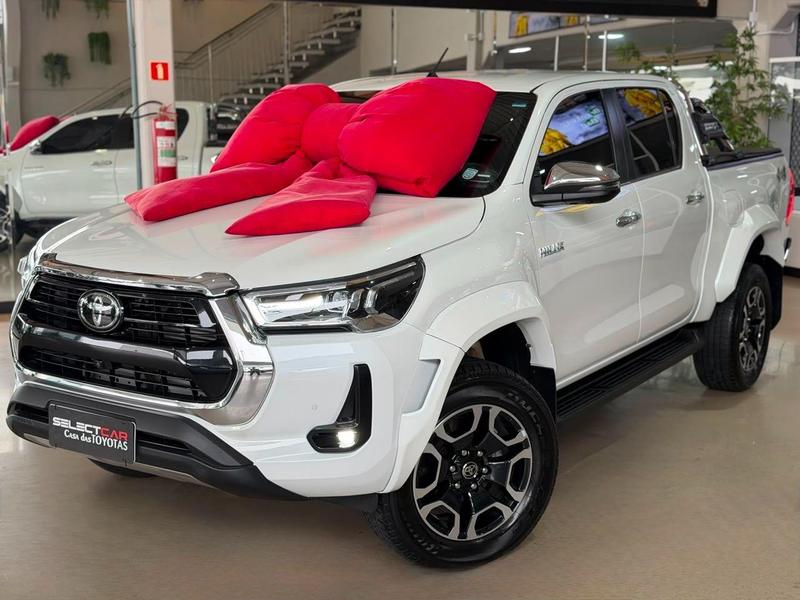 Toyota Hilux Cd Srx Plus 4X4 28 TDI Die Automático - foto 3