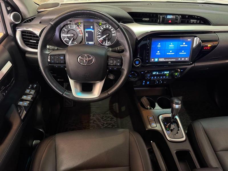 Toyota Hilux Cd Srx Plus 4X4 28 TDI Die Automático - foto 10