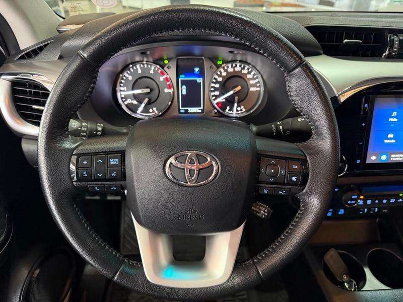 Toyota Hilux Cd Srx Plus 4X4 28 TDI Die Automático - foto 11