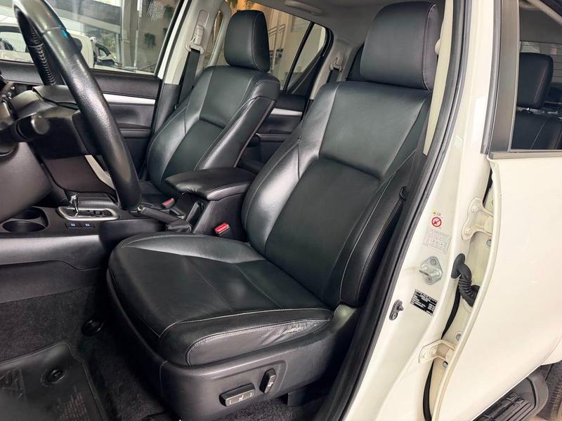 Toyota Hilux Cd Srx 4X4 28 TDI 16V Diesel Automático - foto 16