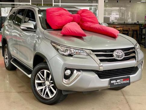 TOYOTA HILUX SW4 2.8 SRX 4X4 7 LUGARES 16V TURBO INTERCOOLER DIESEL 4P AUTOM�TICO
