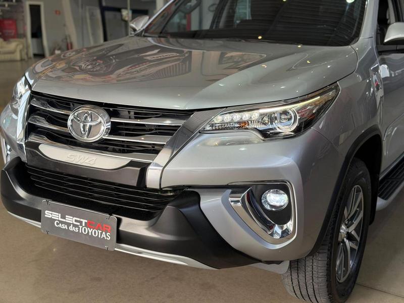 Toyota SW4 28 Srx 4X4 7 Lugares 16V Turbo Intercooler Diesel 4P Automático - foto 9
