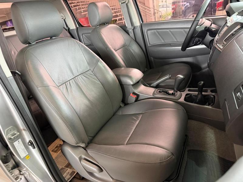 Toyota Hilux Cd Srv D4 D 4X4 3.0 TDI Diesel Automático - foto 18