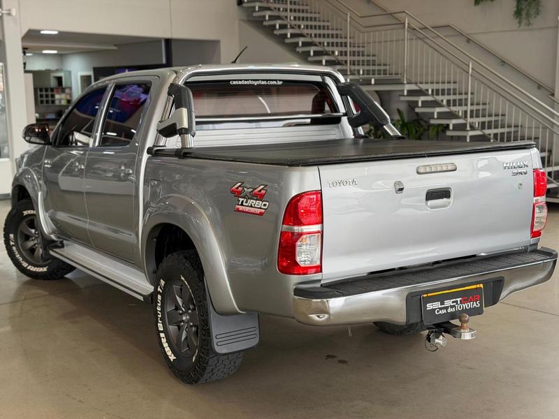 Toyota Hilux Cd Srv D4 D 4X4 3.0 TDI Diesel Automático - foto 8