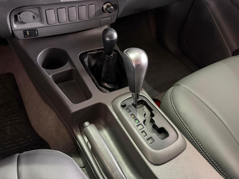 Toyota Hilux Cd Srv D4 D 4X4 3.0 TDI Diesel Automático - foto 14