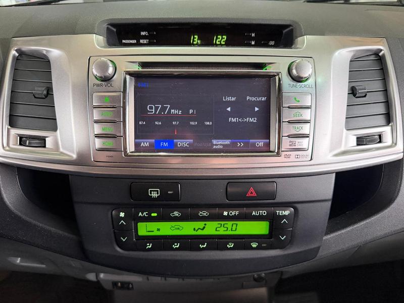 Toyota Hilux Cd Srv D4 D 4X4 3.0 TDI Diesel Automático - foto 13